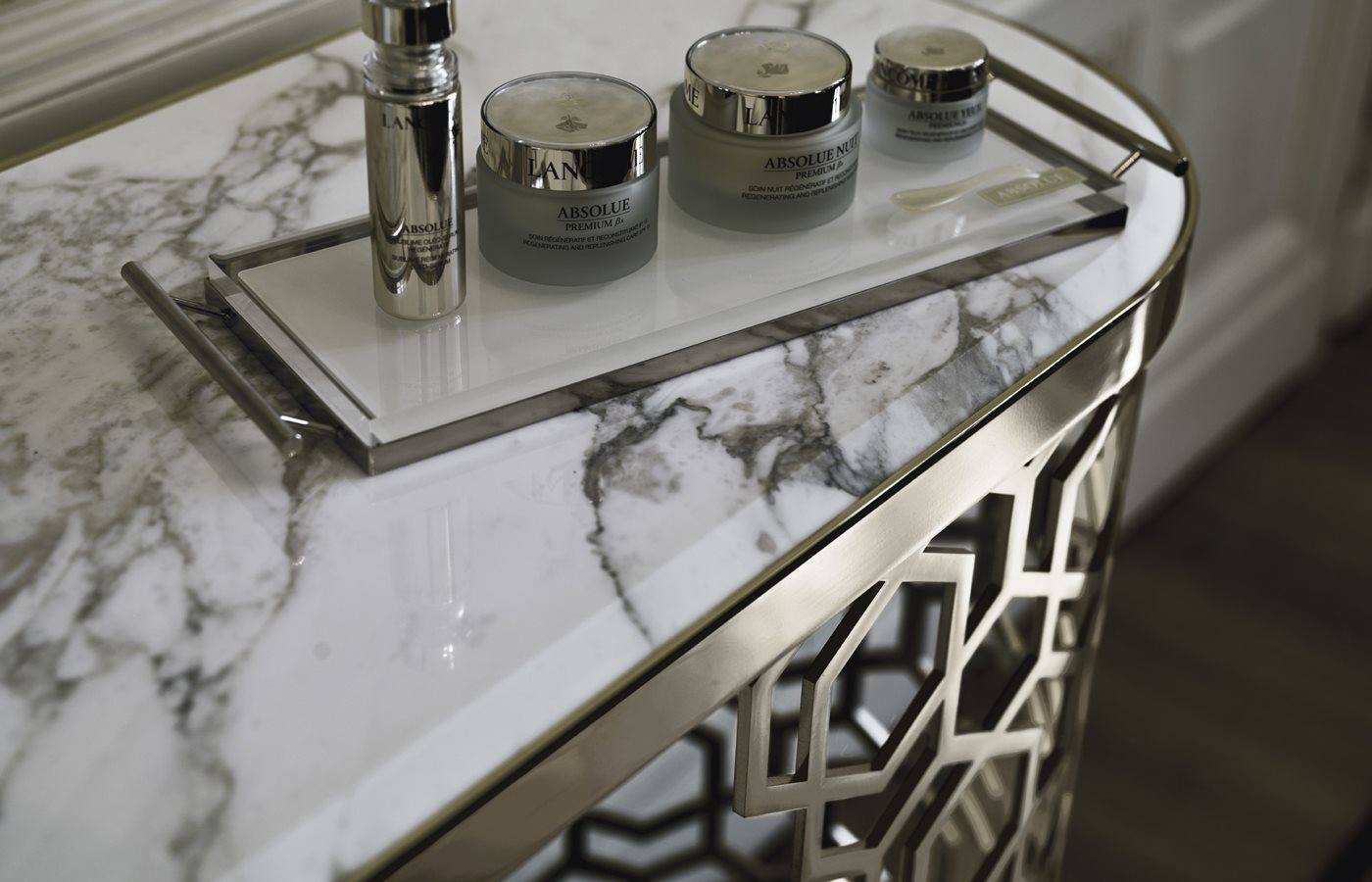 Console with marble and Manfred top metal base